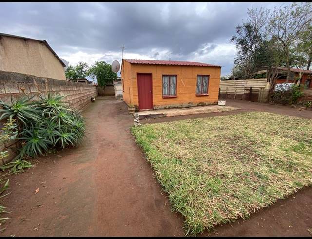2 BEDROOM HOUSE FOR SALE IN PALM RIDGE EXT 2